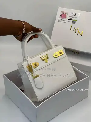 Affordable Lyn Handbag