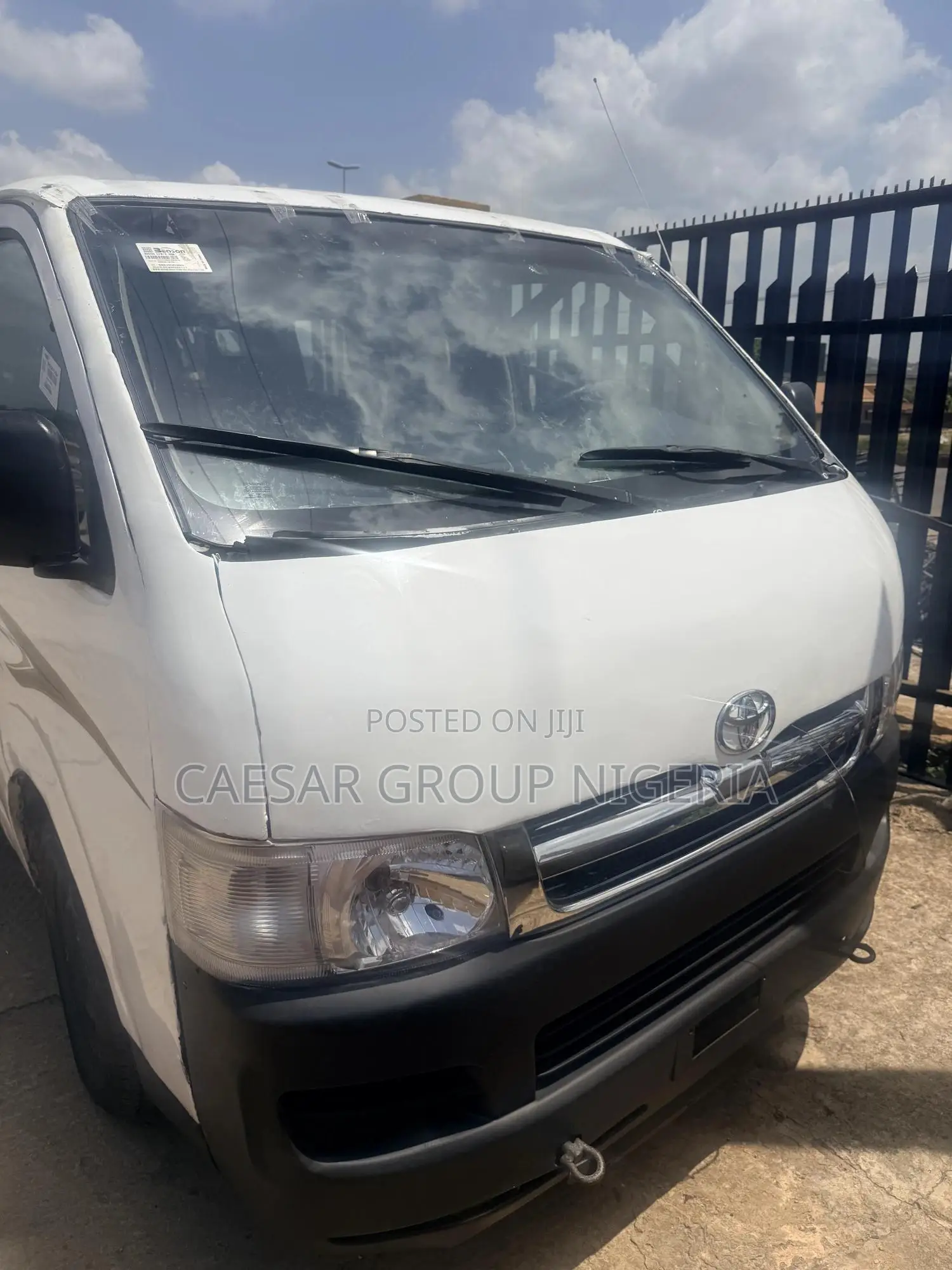 Toyota HiAce 2010 White