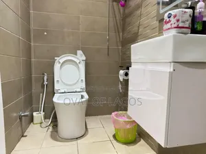Furnished 2bdrm Penthouse in Lekki Phase 1 for rent