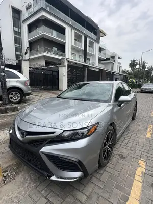 Toyota Camry SE AWD 2024 Gray