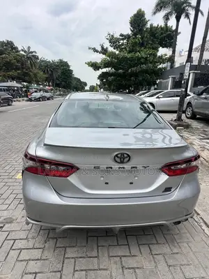 Toyota Camry SE AWD 2024 Gray
