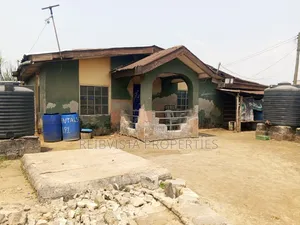 6bdrm House in Thomas, Kosofe / Kosofe for sale
