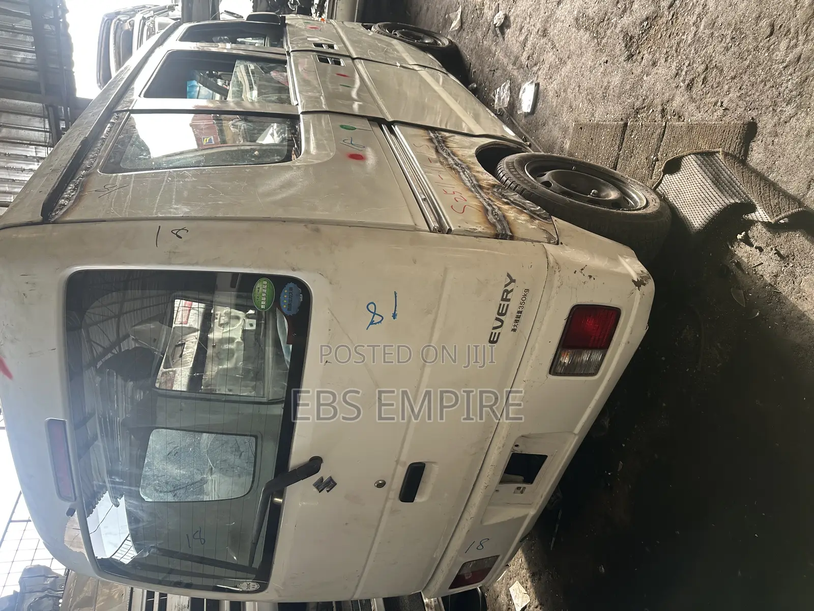 Suzuki Every 2012 White
