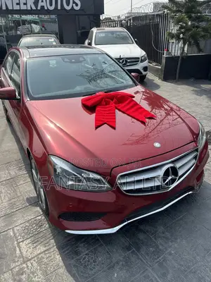 Mercedes-Benz E350 Base 4Matic Sedan AWD (3.5L 6cyl 7A) 2014 Red