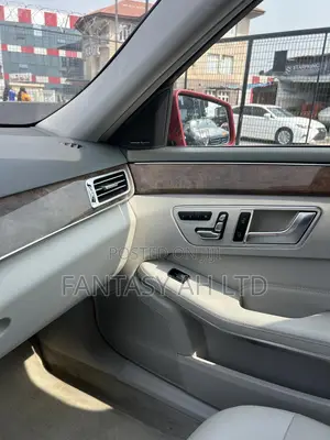 Mercedes-Benz E350 Base 4Matic Sedan AWD (3.5L 6cyl 7A) 2014 Red