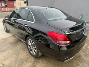 Mercedes-Benz C300 Base 4Matic Sedan AWD (2.0L 4cyl 7A) 2017 Black