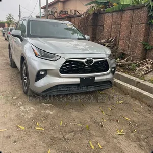 Toyota Highlander XLE AWD 2020 Silver