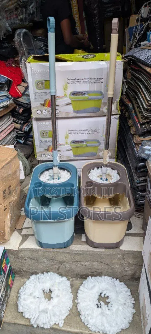 Quality Self-Squeeze Spin Mop (2 Extra Heads)