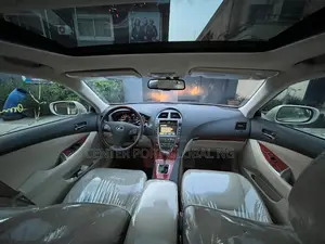 Lexus ES 350 2011 Gold