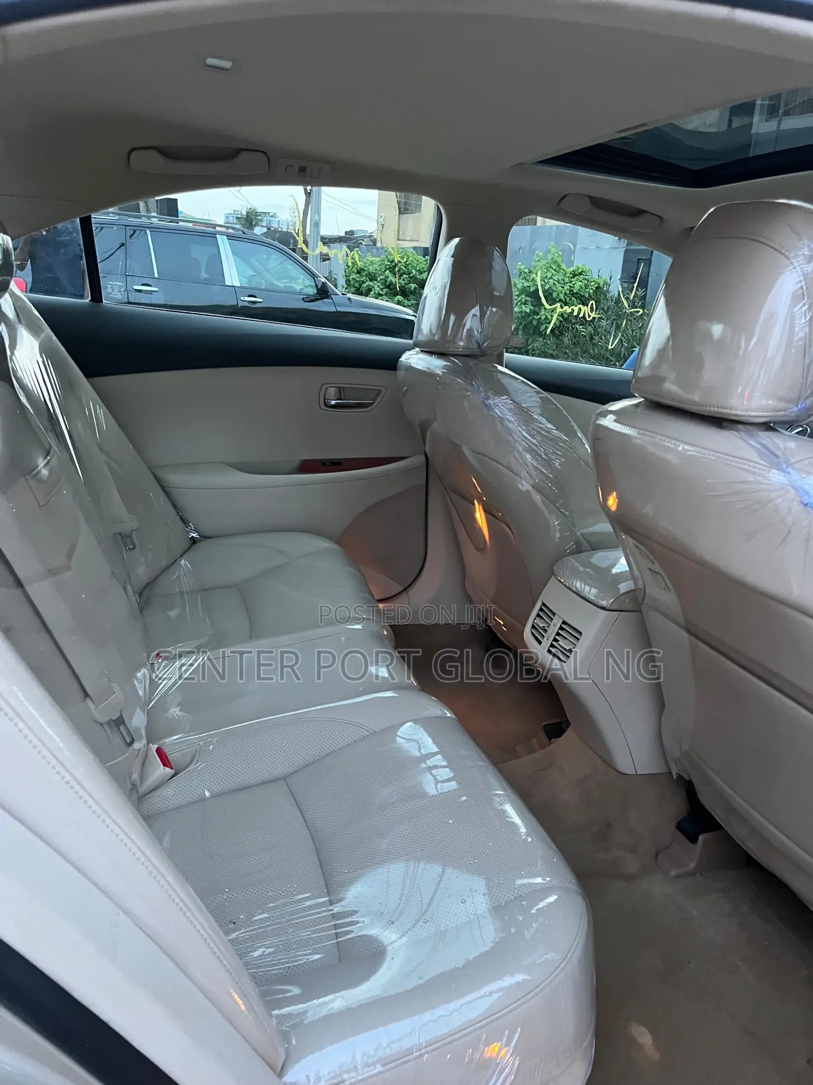 Lexus ES 350 2011 Gold