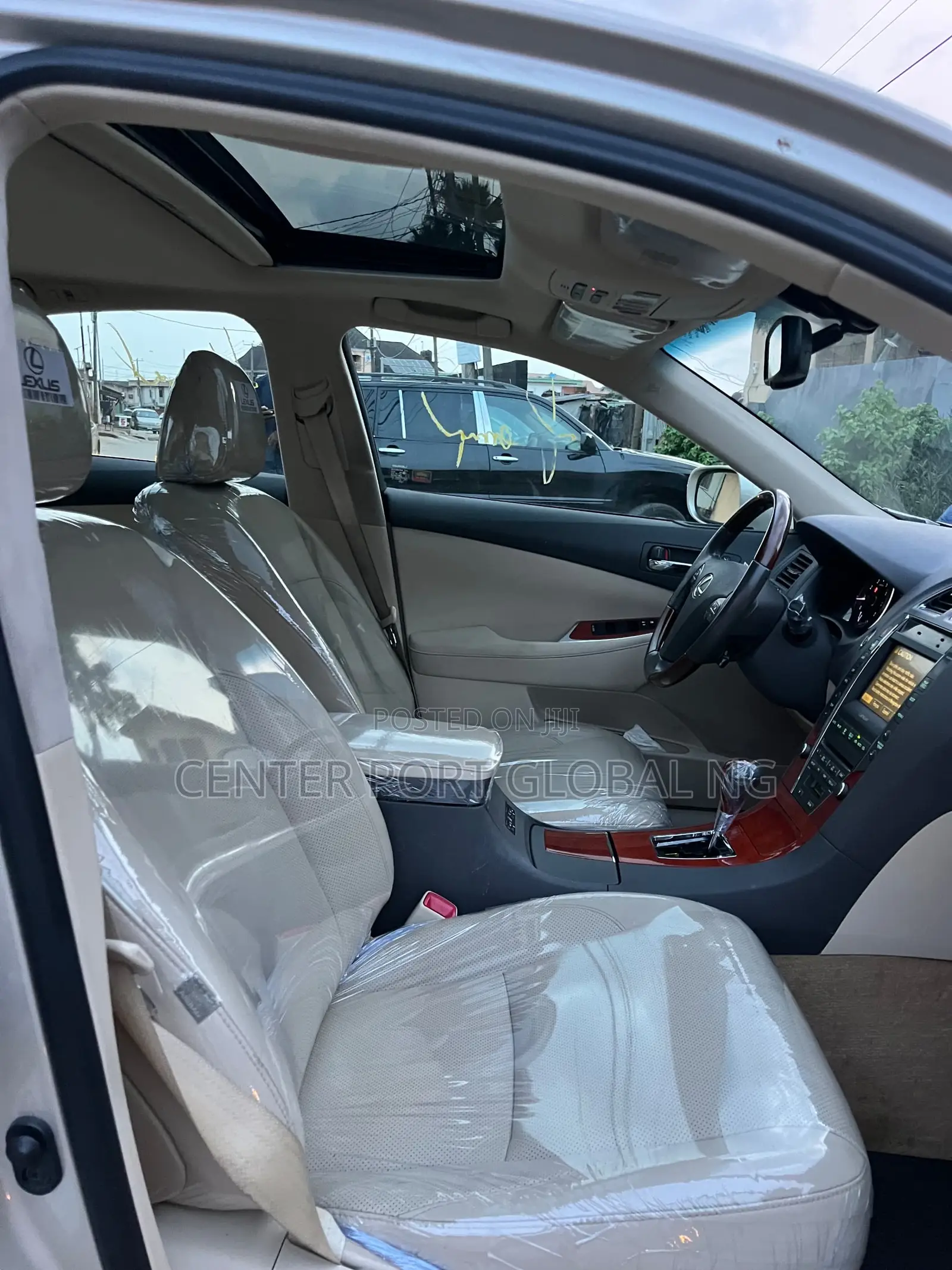 Lexus ES 350 2011 Gold