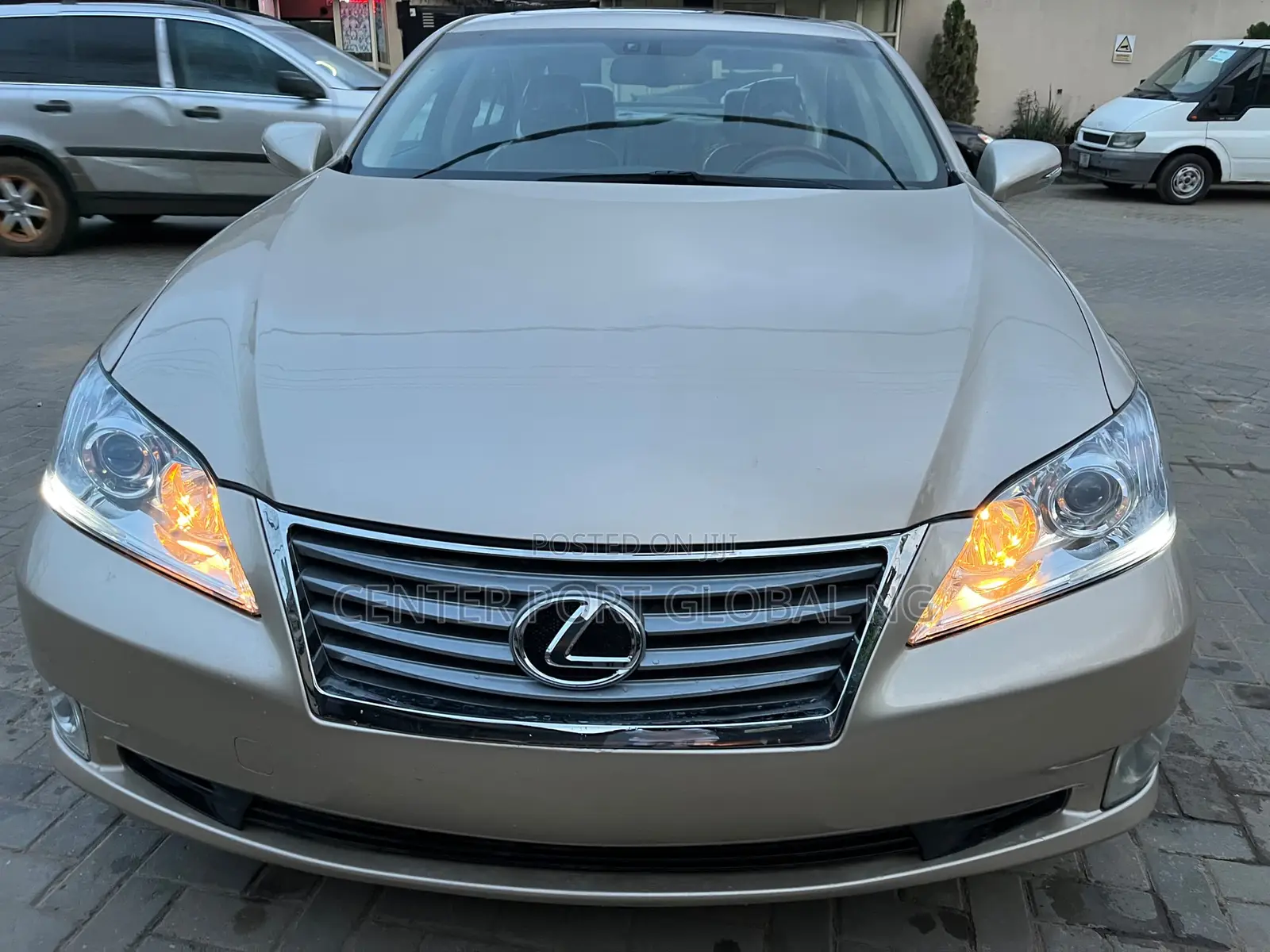 Lexus ES 350 2011 Gold