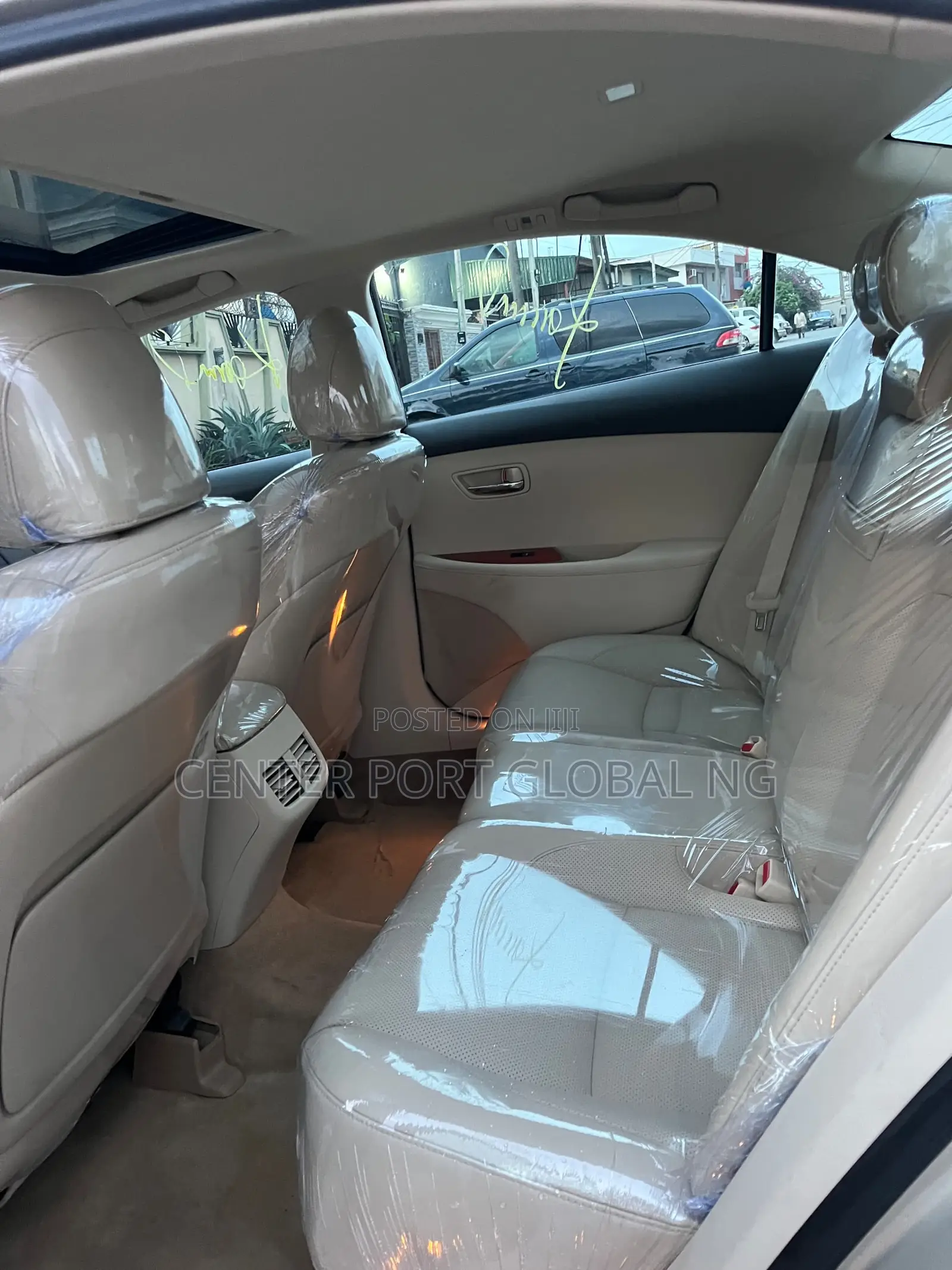 Lexus ES 350 2011 Gold
