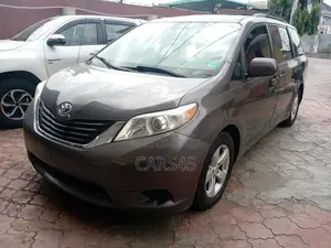 Toyota Sienna 2012 Gray