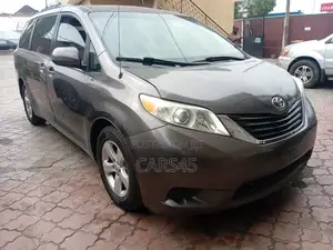 Toyota Sienna 2012 Gray
