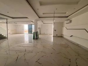 4bdrm Maisonette in Banana Island Road for rent