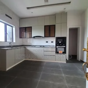 3bdrm Apartment in Victoria Island Extension for rent