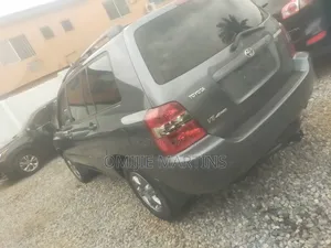 Toyota Highlander 2005 Gray