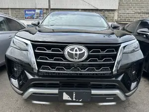 Toyota Fortuner 2023 Black