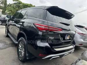 Toyota Fortuner 2023 Black