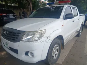 Toyota Hilux 2014 White