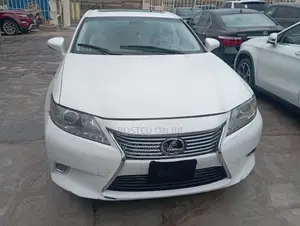 Lexus ES 2013 White