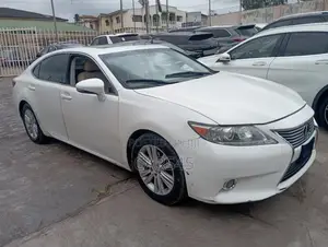 Lexus ES 2013 White