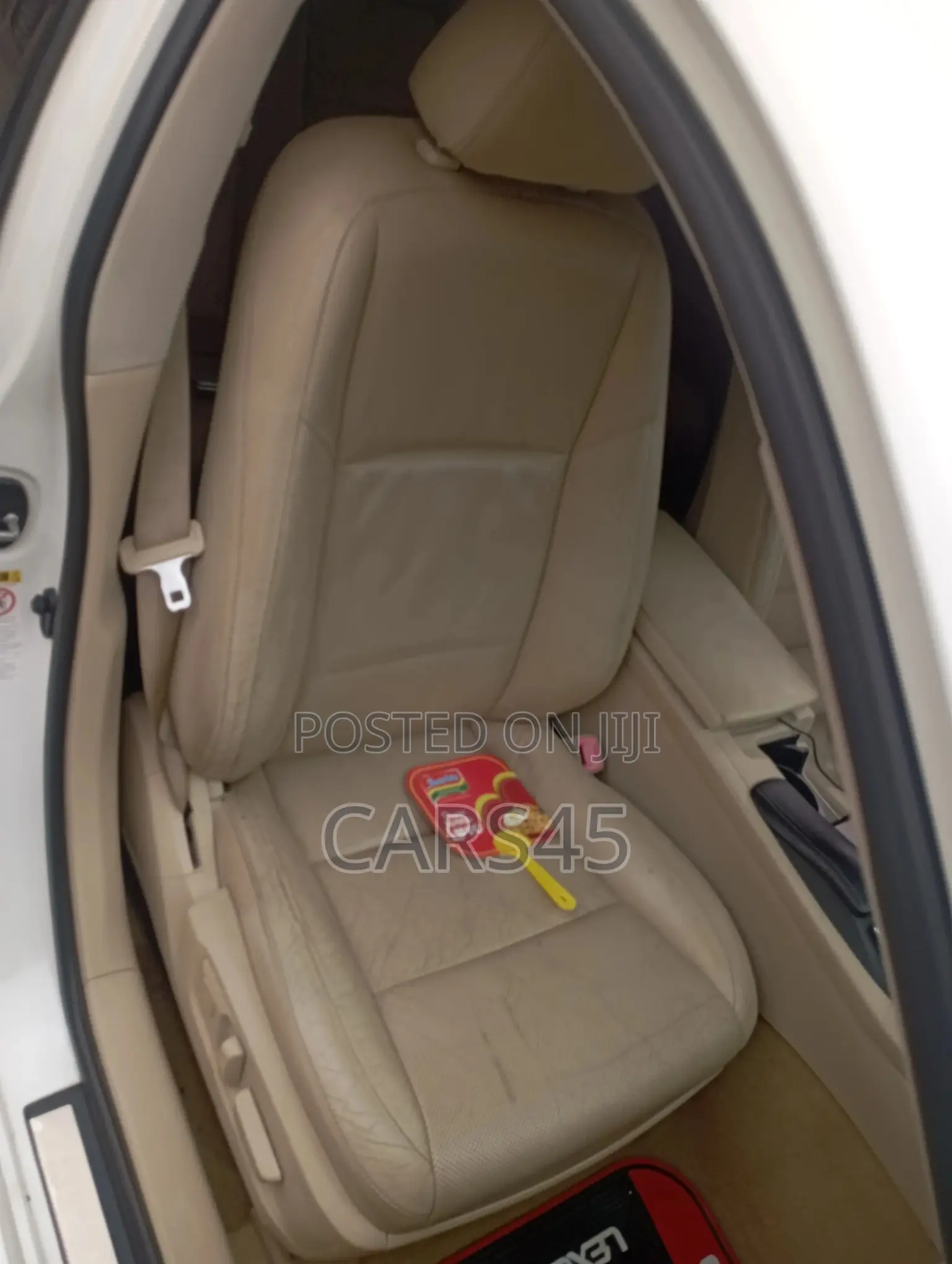 Lexus ES 2013 White