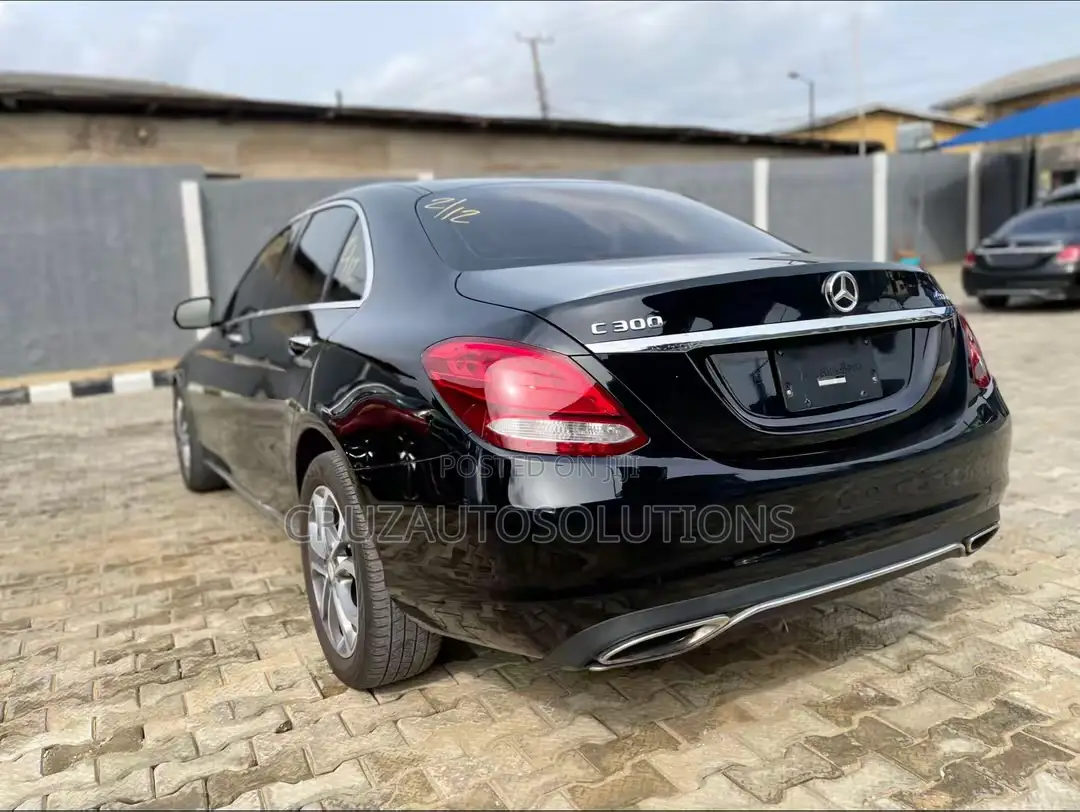 Mercedes-Benz C300 2017 Black