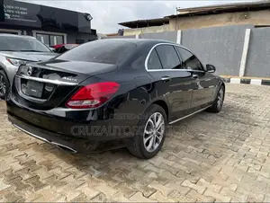 Mercedes-Benz C300 2017 Black