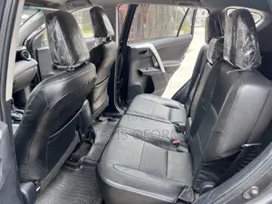 Toyota RAV4 XLE AWD (2.5L 4cyl 6A) 2017 Gray