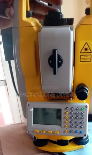 South NTS-332r10 Total Station