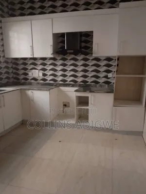 4bdrm Duplex in Orchid Road, Chevron for rent