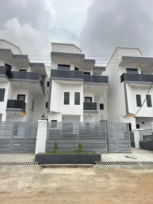 5bdrm Penthouse in Carlton Gate Estate., Akobo for sale