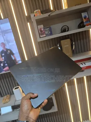 Laptop Asus ROG Zephyrus G16 16GB Intel Core i7 SSD 1T