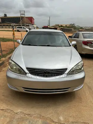 Toyota Camry LE 4dr Sedan (2.4L 4cyl 5M) 2003 Silver