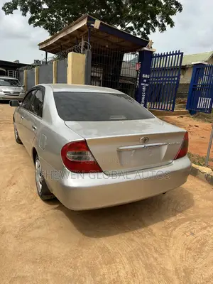 Toyota Camry LE 4dr Sedan (2.4L 4cyl 5M) 2003 Silver