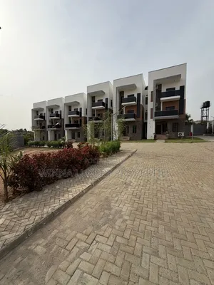 4bdrm Townhouse/Terrace in Lifecamp for sale