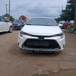 Toyota Corolla LE 2023 White