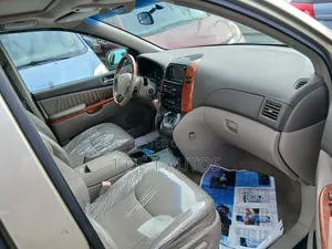 Toyota Sienna XLE 7 Passenger 2010 Gold