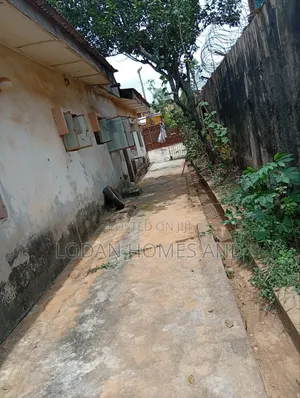 4bdrm Bungalow in Ayobo for sale