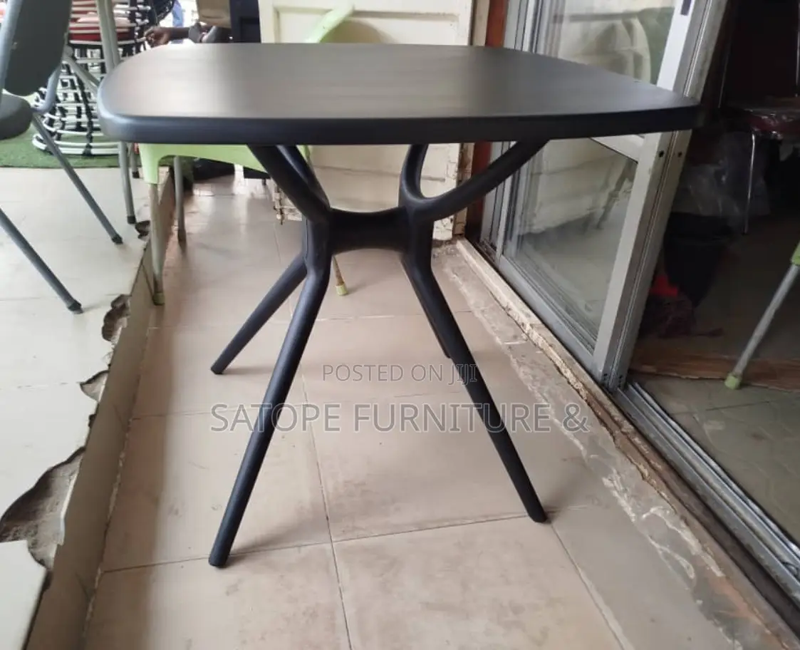 High Quality Restaurant Table