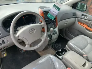 Toyota Sienna XLE AWD 2006 Gray