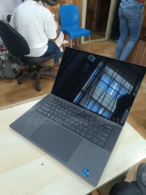 Laptop Dell Precision 5560 32GB Intel Xeon SSD 512GB