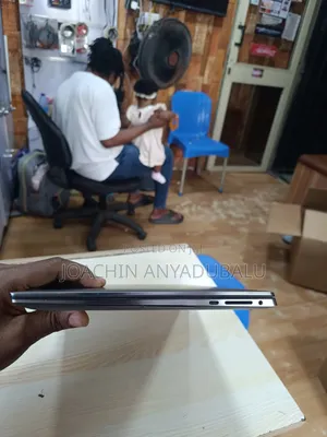 Laptop Dell Precision 5560 32GB Intel Xeon SSD 512GB