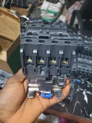 Schneider Contactor 4pole 80a