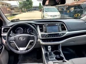 Toyota Highlander 2015 Blue
