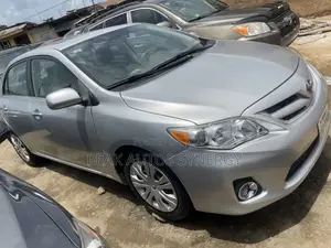 Toyota Corolla XLE 4dr Sedan (1.8L 4cyl 4A) 2010 Silver