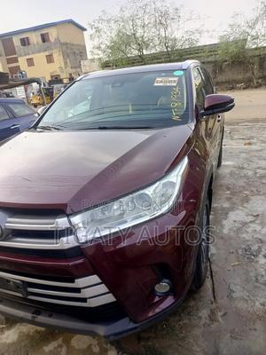 Toyota Highlander XLE 4x2 V6 (3.5L 6cyl 8A) 2018 Red