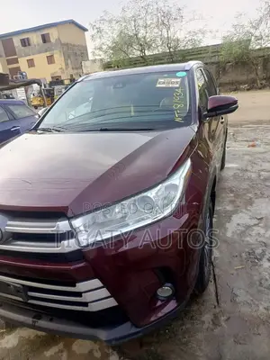 Toyota Highlander XLE 4x2 V6 (3.5L 6cyl 8A) 2018 Red
